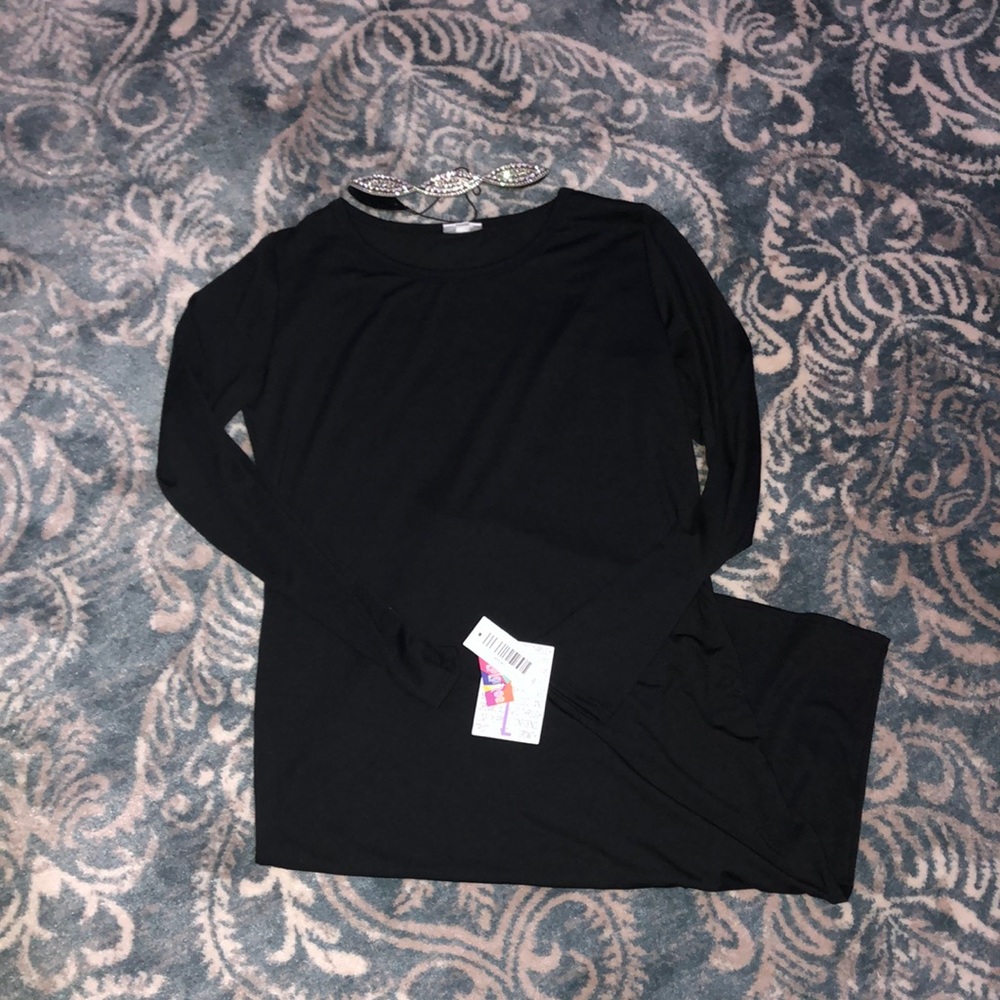 Solid black LuLaRoe Debbie size L NWT